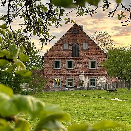 Bed and Breakfast Dom Na Krzewiu à Gryfów Śląski Extérieur photo